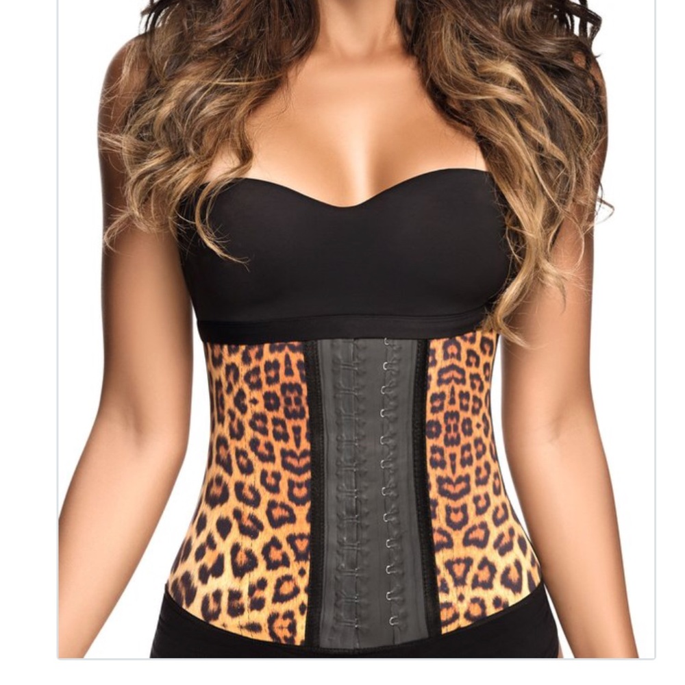 Ann Chery waist trainer faja
